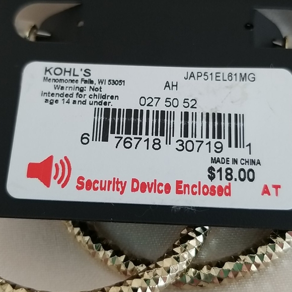 Apt 9 diamond cut gold tone hoop earrings - Picture 4 of 4